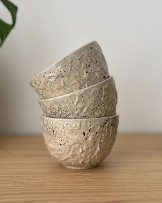 Letní naskladnění už 31. 7.! 🥳 A tihle strukturovaní fešáci u toho nebudou chybět. Novinka s reliéfním povrchem,...